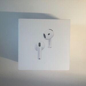 Apple Airpods Gen 3 (i got new ones so i dont need them anymore)